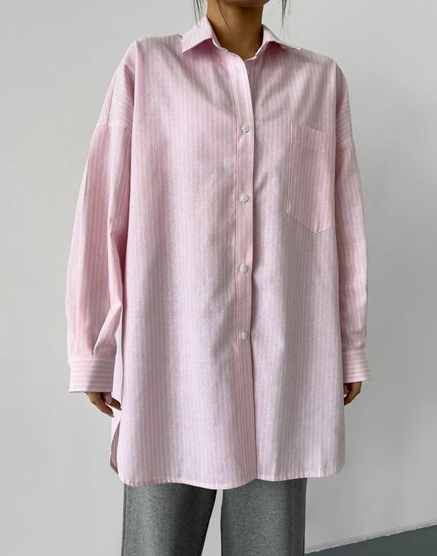 Сорочка в смужку оверсайз подовжена з розрізами, біло-рожева - Фото 1