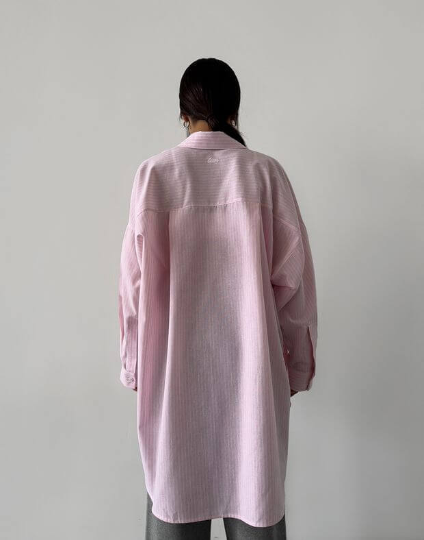 Сорочка в смужку оверсайз подовжена з розрізами, біло-рожева - Фото 2