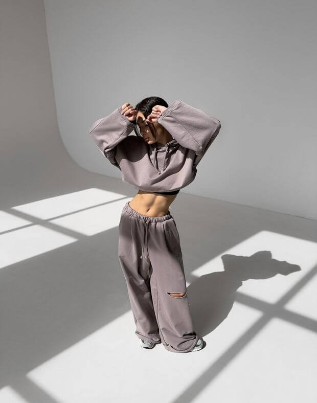 Комплект літній худі вкорочений оверсайз і штани прямі з розрізом, капучіно - Фото 3