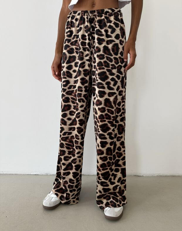 Штани сатинові піжамного стилю, принт леопард - Фото 1