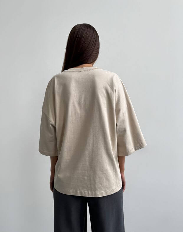 T-shirt damski oversize z długim rękawem, kawowy - Фото 2