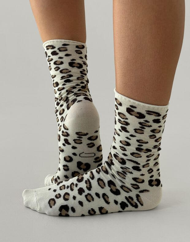 Шкарпетки з леопардовим принтом, молочні - Фото 1