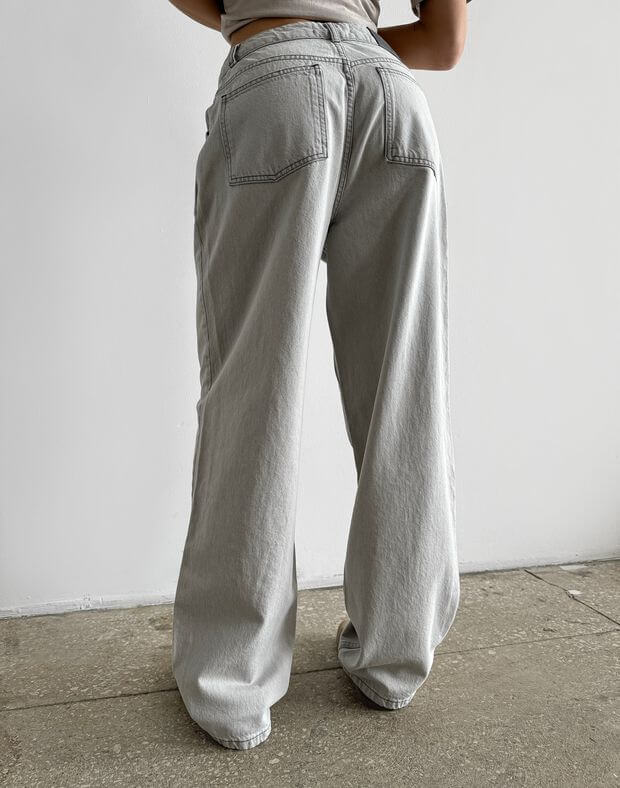 Jeansy o średnim kroju, prostym kroju, letnie, jasny szary - Фото 2