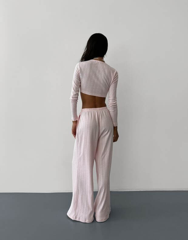 Комплект літній в піжамному стилі з перфорованого трикотажу, вкорочений лонг на ґудзиках та штани, рожеві - Фото 2