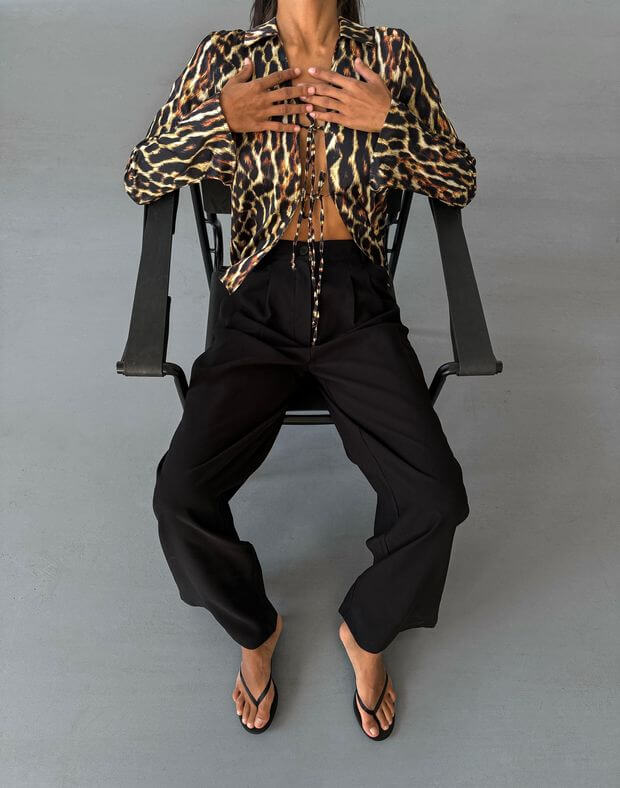 Сорочка сатинова на декоративних зав'язках, принт леопард - Фото 7