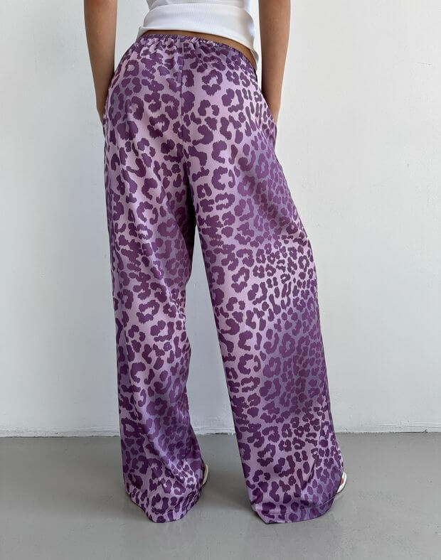 Штани сатинові піжамного стилю, принт леопард рожевий - Фото 2