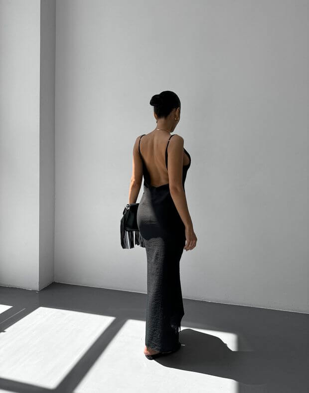 Сукня максі прямого силуету та розрізами по боках, чорна - Фото 2