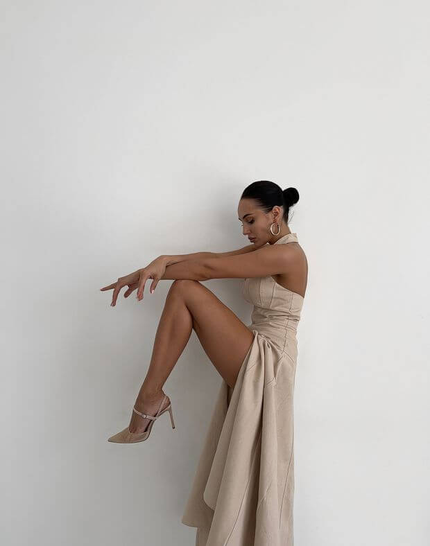 Сукня міді з котонової тканини на блискавці та моделюючими швами, бежева - Фото 4
