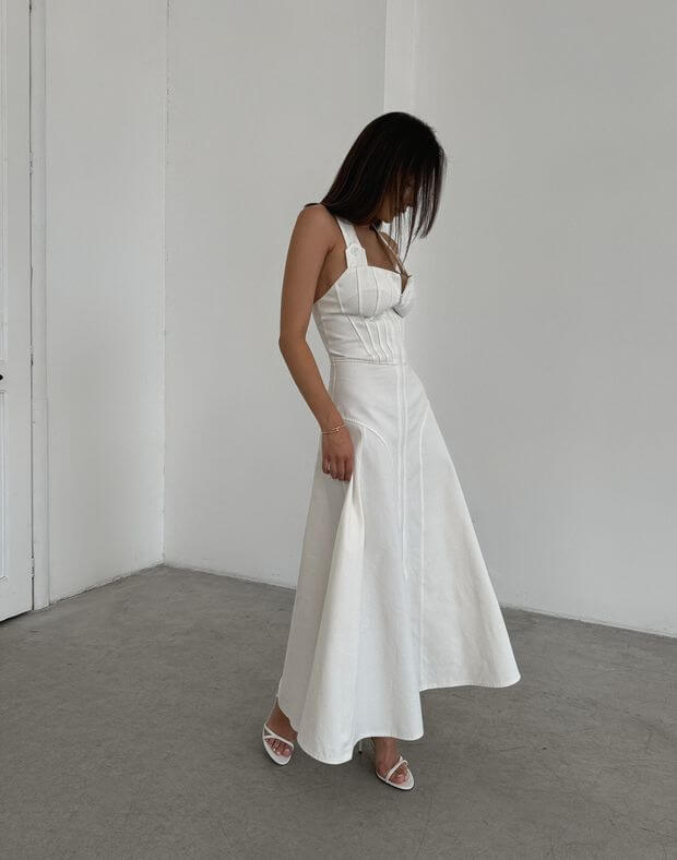 Сукня міді з котонової тканини на блискавці та моделюючими швами, молочна - Фото 4