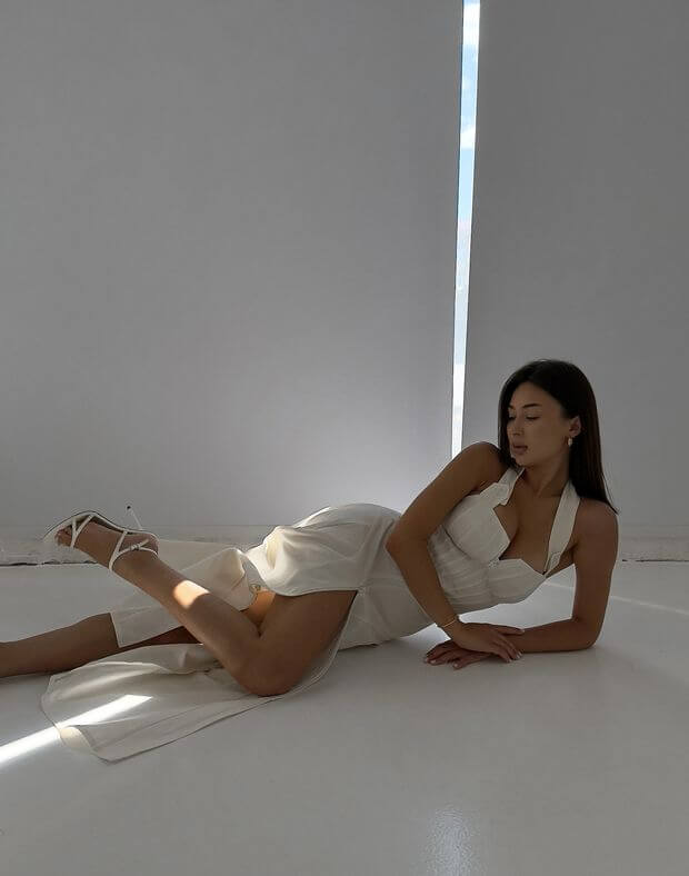 Сукня міді з котонової тканини на блискавці та моделюючими швами, молочна - Фото 7