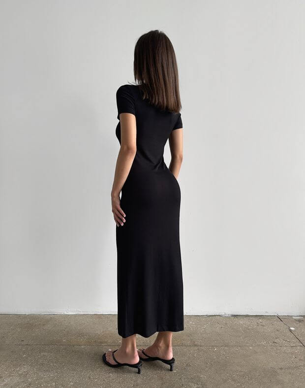 Сукня максі трикотажна на ґудзиках по фігурі, чорна - Фото 2