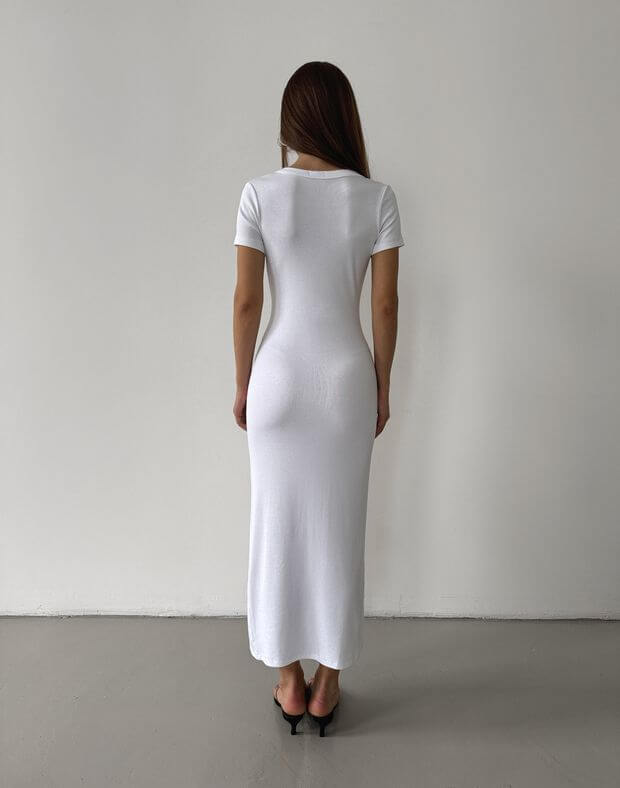 Сукня максі трикотажна на ґудзиках по фігурі, біла - Фото 2