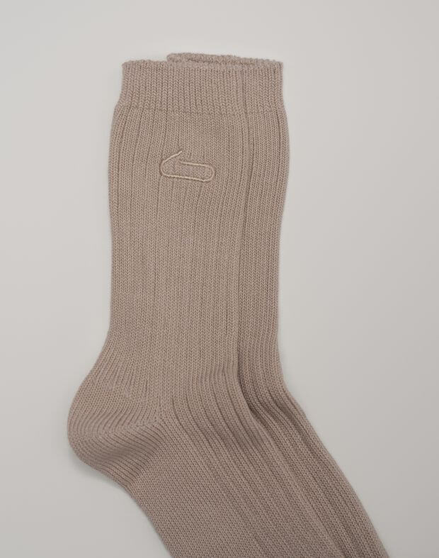 Вʼязані зимові шкарпетки з вишитим логотипом, бежеві - Фото 4