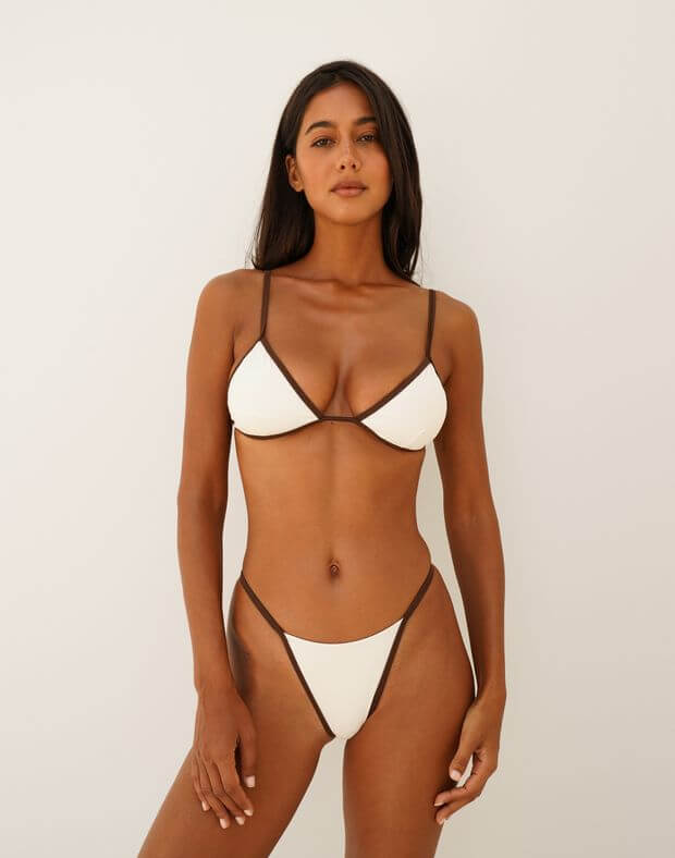 Dwukolorowy komplet bikini top i stringi, mleczny - Фото 5