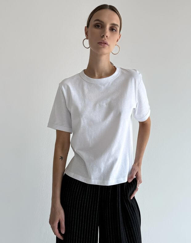 Футболка приталена, біла - Фото 4