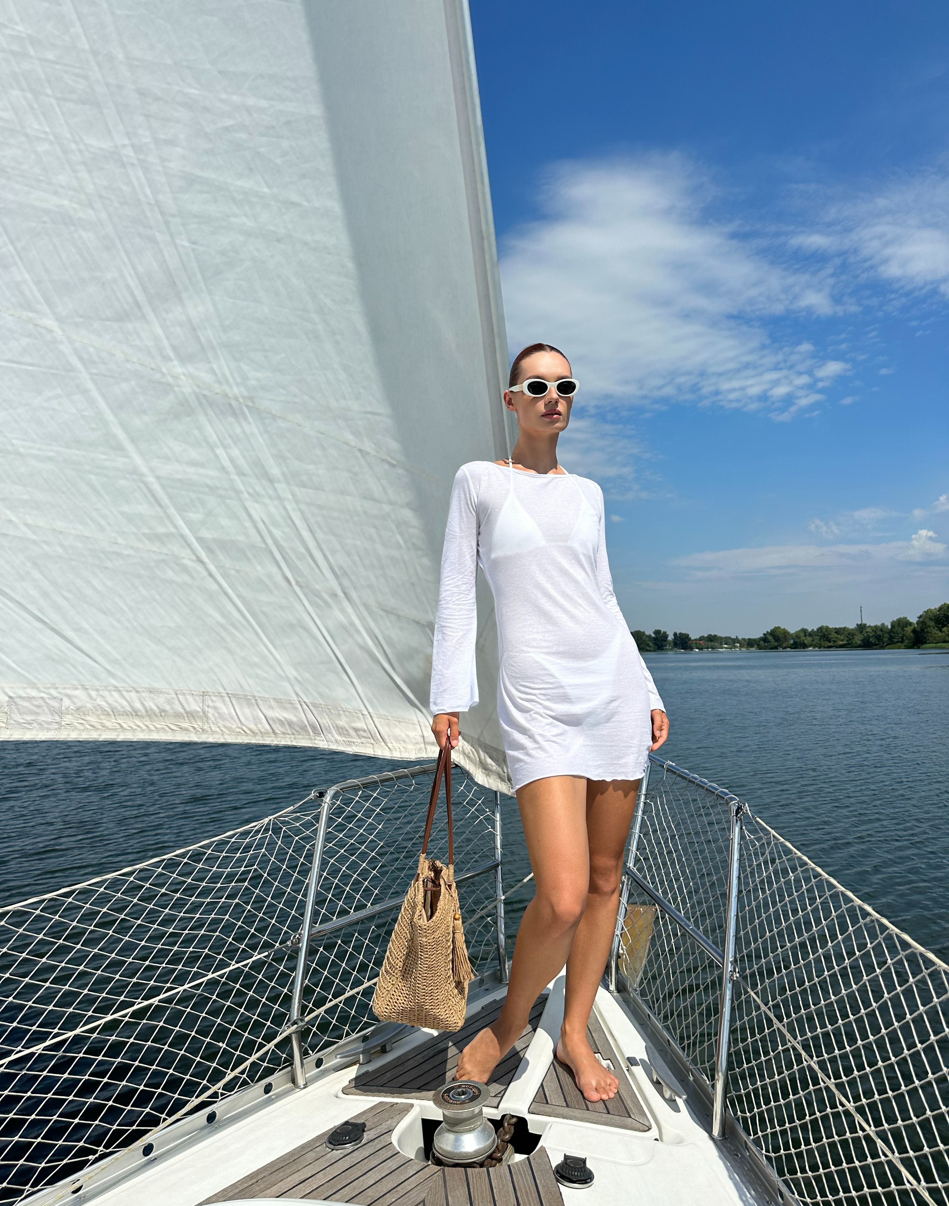Сукня міні оверсайз з напівпрозорої тканини, біла - Фото 6