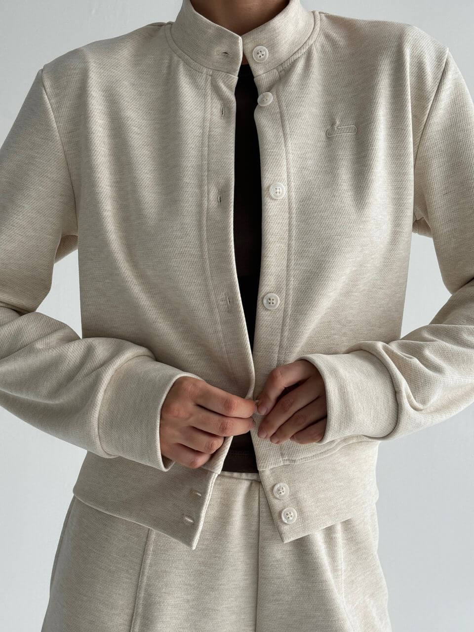 Jesienna bluza zapinana na guziki, mleczna - Фото 8