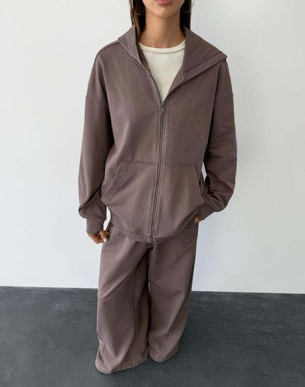 Jesienny komplet oversize – bluza na zamek i luźne spodnie, kawowy - Фото 5