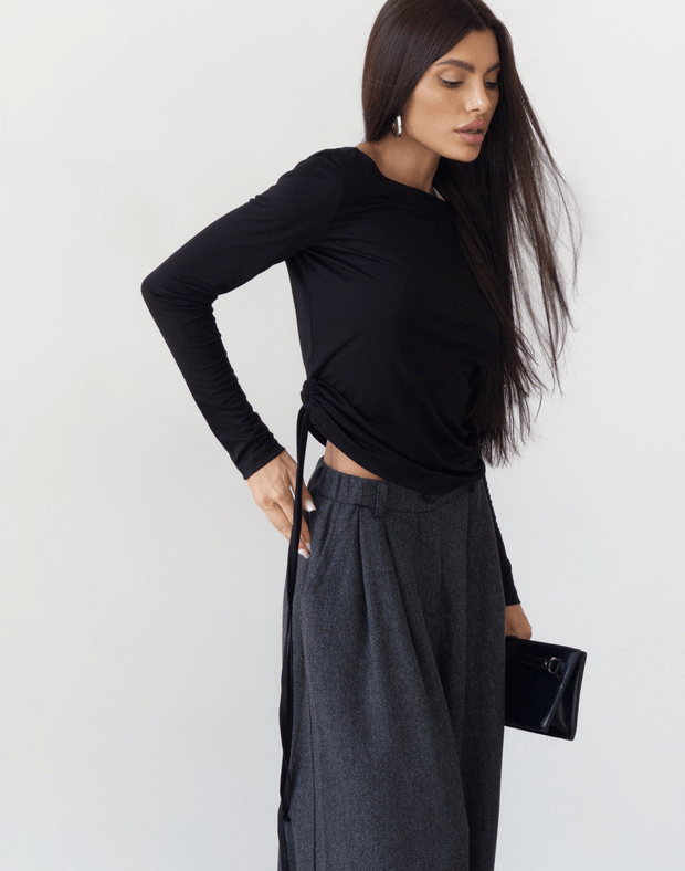 Лонгслів з широким воротом та затяжкою, чорний - Фото 4