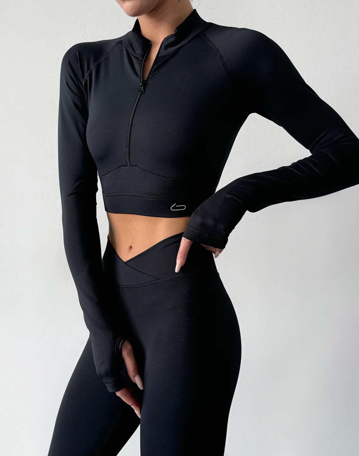 Rashguard z zamkiem błyskawicznym, krótki, sportowy, czarny - Фото 4