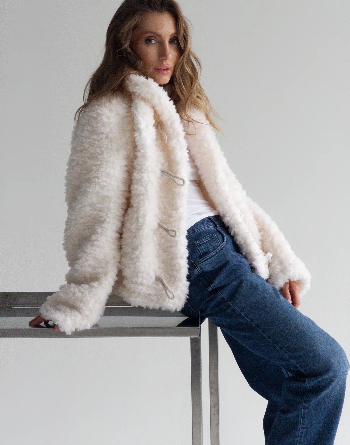 Kurtka teddy z naturalnej 100% wełny ze stójką, biały - Фото 4