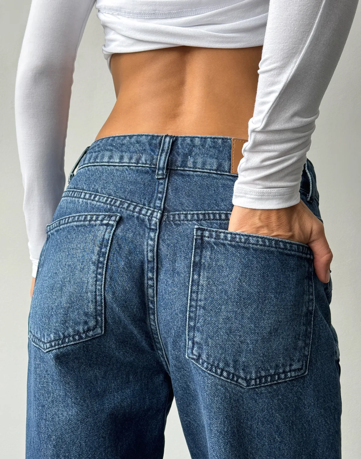 Джинси жіночі середньої посадки прямого крою, сині - Фото 4