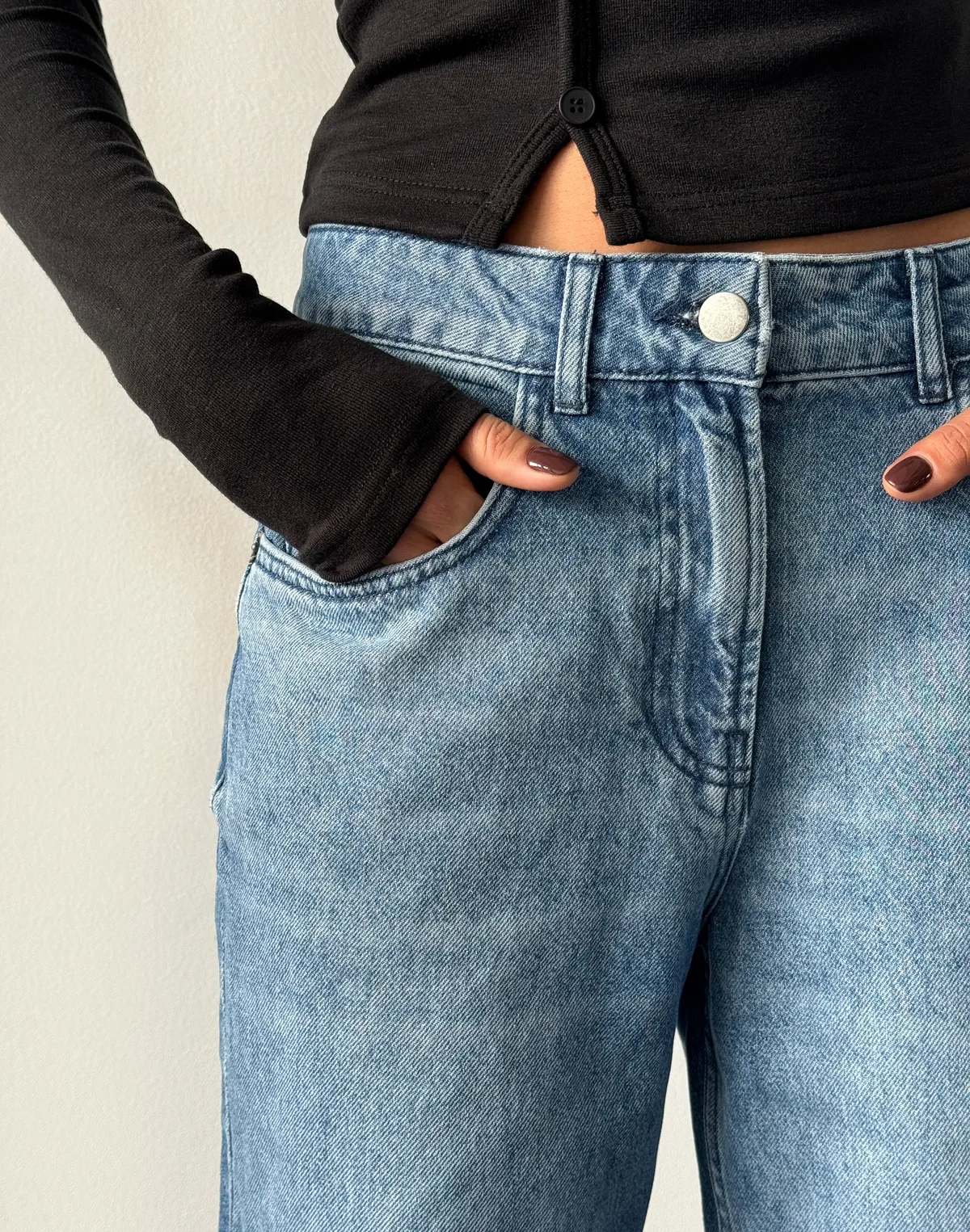 Damskie dżinsy o średnim stanie i prostym kroju, klasyczny błękit - Фото 4