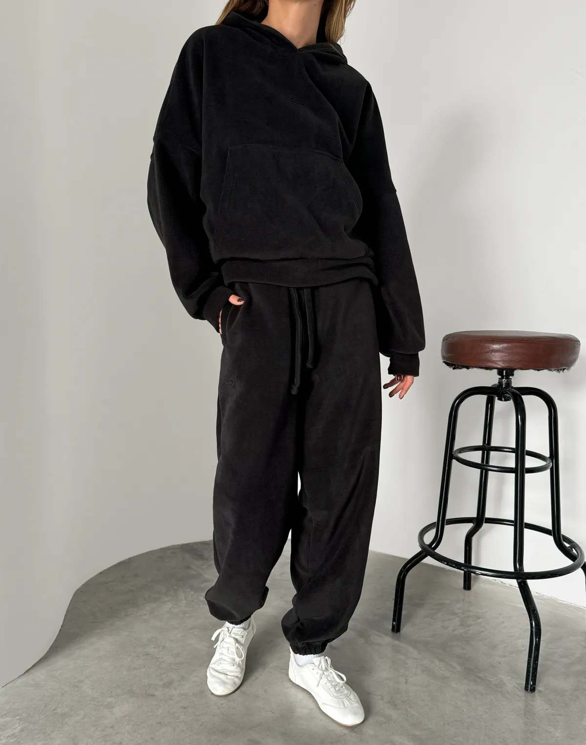 Комплект флісовий худі оверсайз та штани джогери з шнурком, антрацит - Фото 1