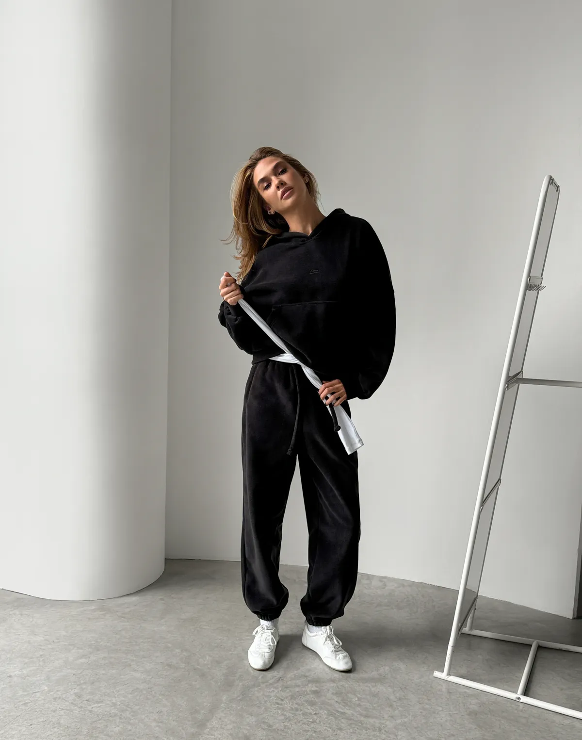 Комплект флісовий худі оверсайз та штани джогери з шнурком, антрацит - Фото 5