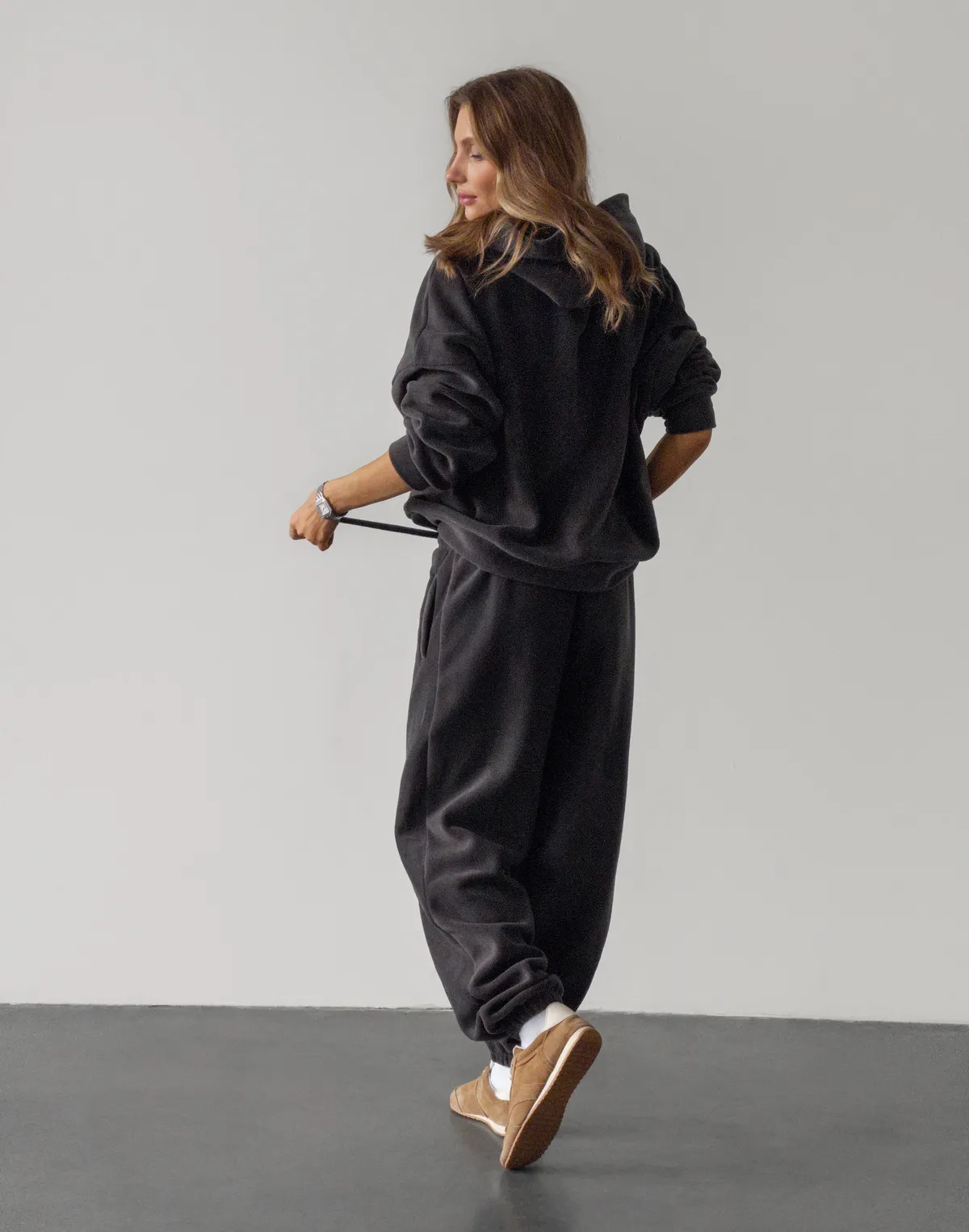 Комплект флісовий худі оверсайз та штани джогери з шнурком, графіт - Фото 2