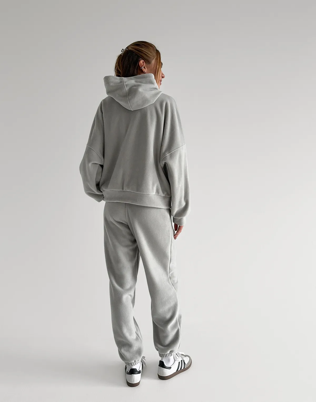 Комплект флісовий худі оверсайз та штани джогери з шнурком, світлі сірі - Фото 2