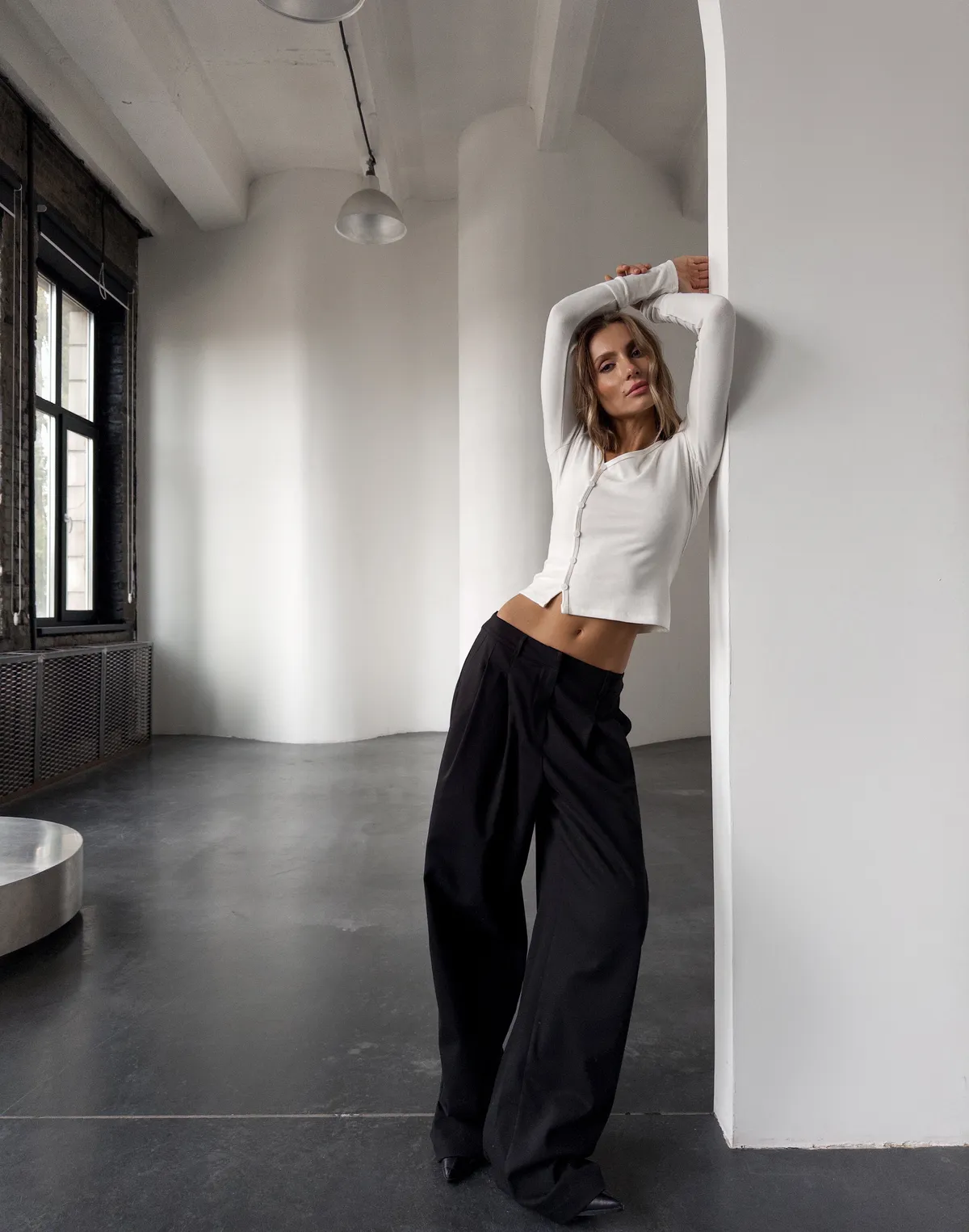 Лонгслів з асиметричними ґудзиками, молочний - Фото 6