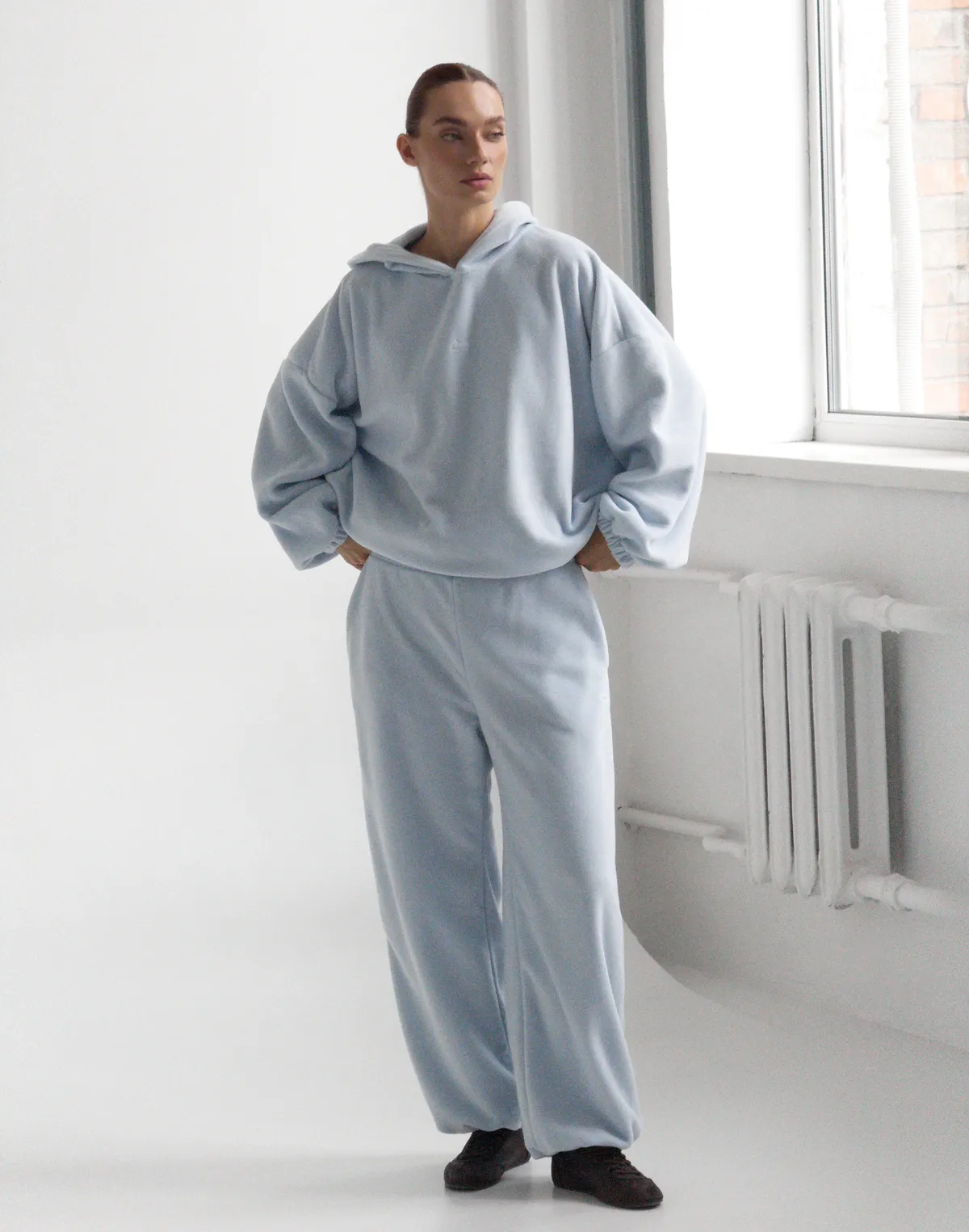 Комплект флісовий худі супер оверсайз та джогери зимові, холодний блакитний - Фото 4