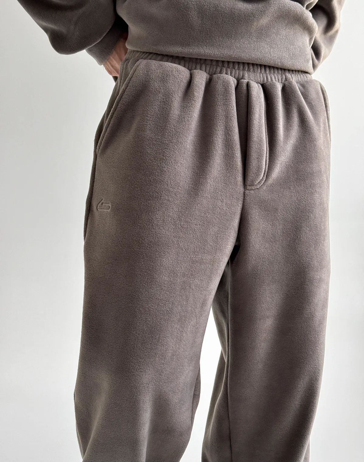 Флісові чоловічі джогери зимові, сірі димчаті - Фото 4