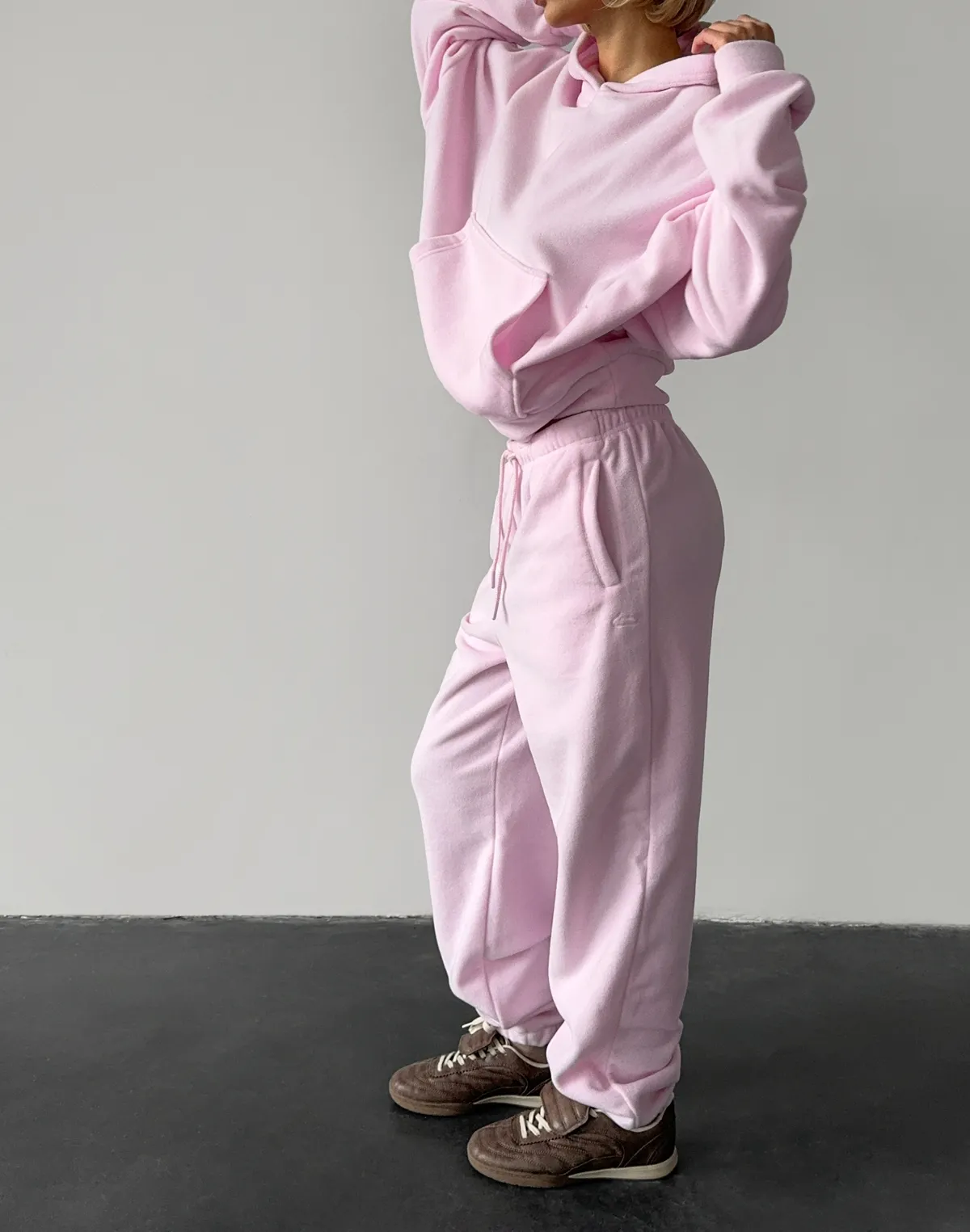 Штани джогери флісові спортивні з шнурком, ніжно рожеві - Фото 7