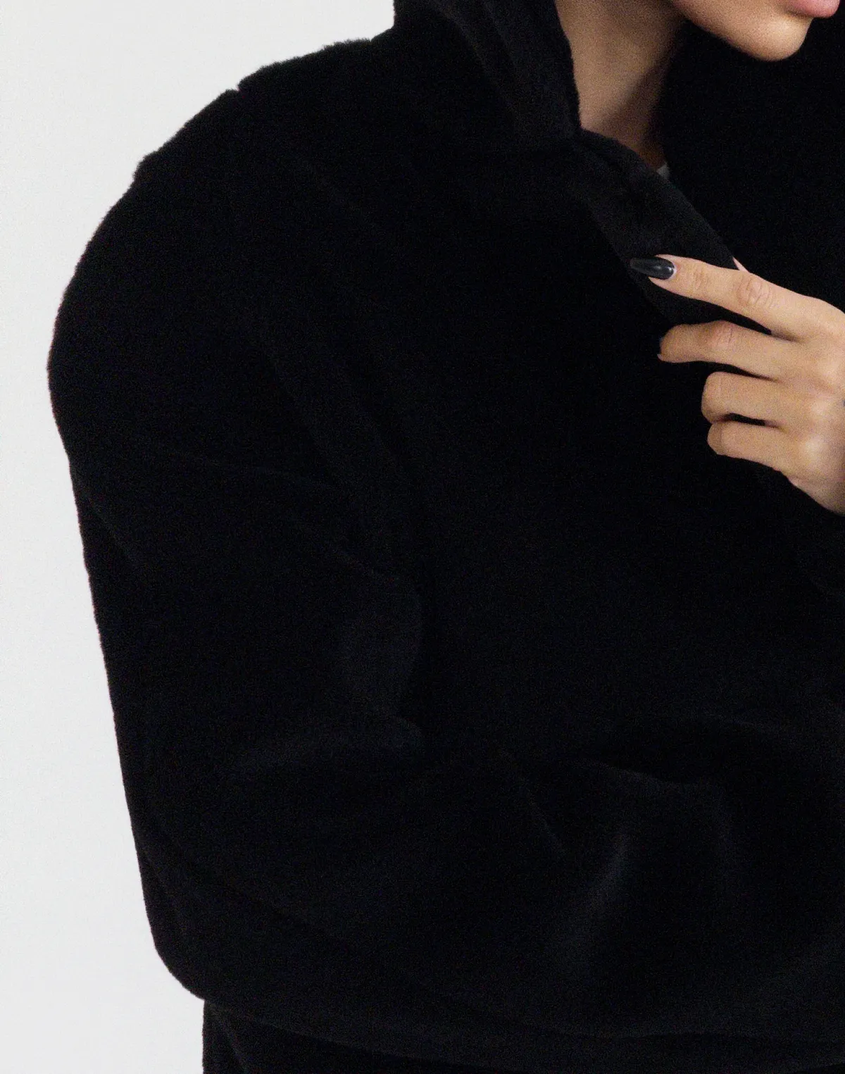 Шубка з натурального мутону з відкладним воротом, чорна - Фото 5