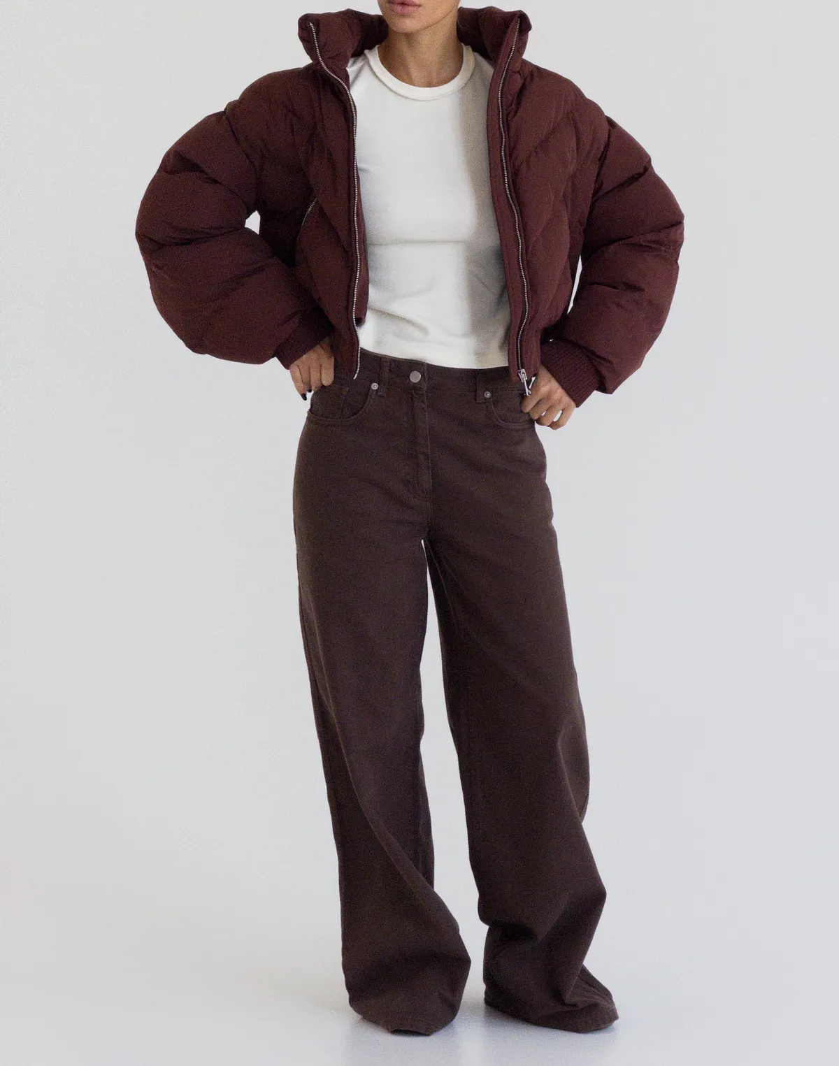 Куртка жіноча вкорочена тепла з декоративними нетиповими швами, бордова - Фото 3