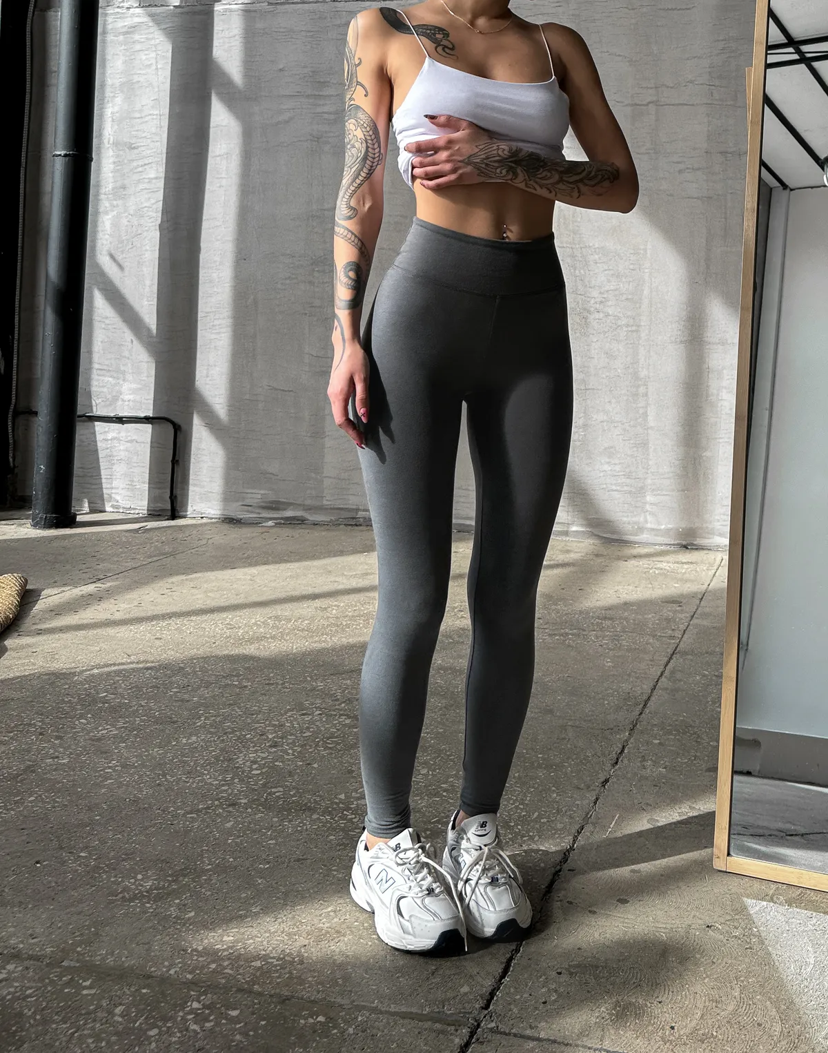 Лосини жіночі бавовняні повсякденні на манжеті, графітові - Фото 6