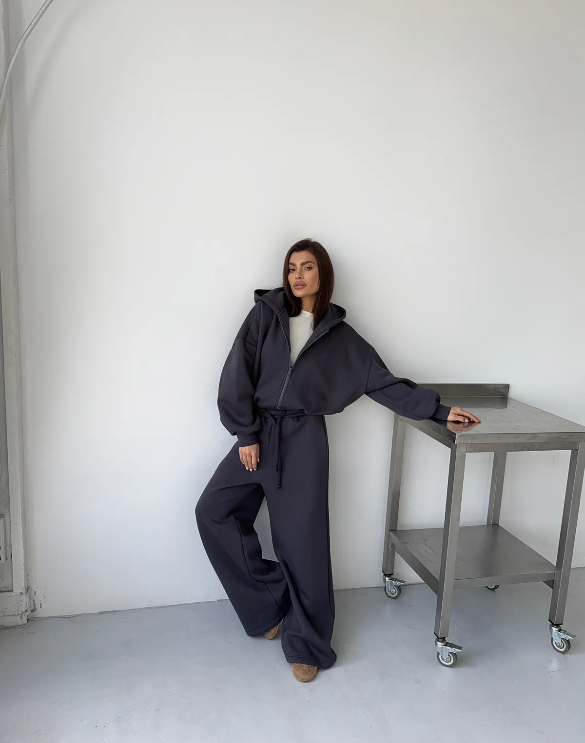 Комплект зимовий з начосом кофта на блискавці та штани вільного крою, холодний антрацит - Фото 3