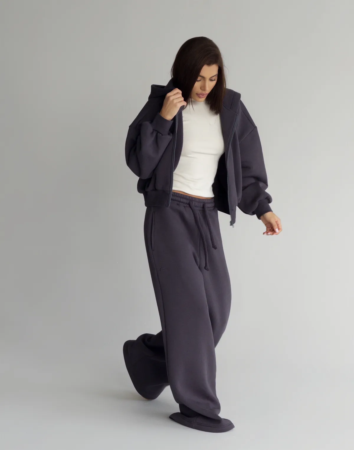 Комплект зимовий з начосом кофта на блискавці та штани вільного крою, холодний антрацит - Фото 6