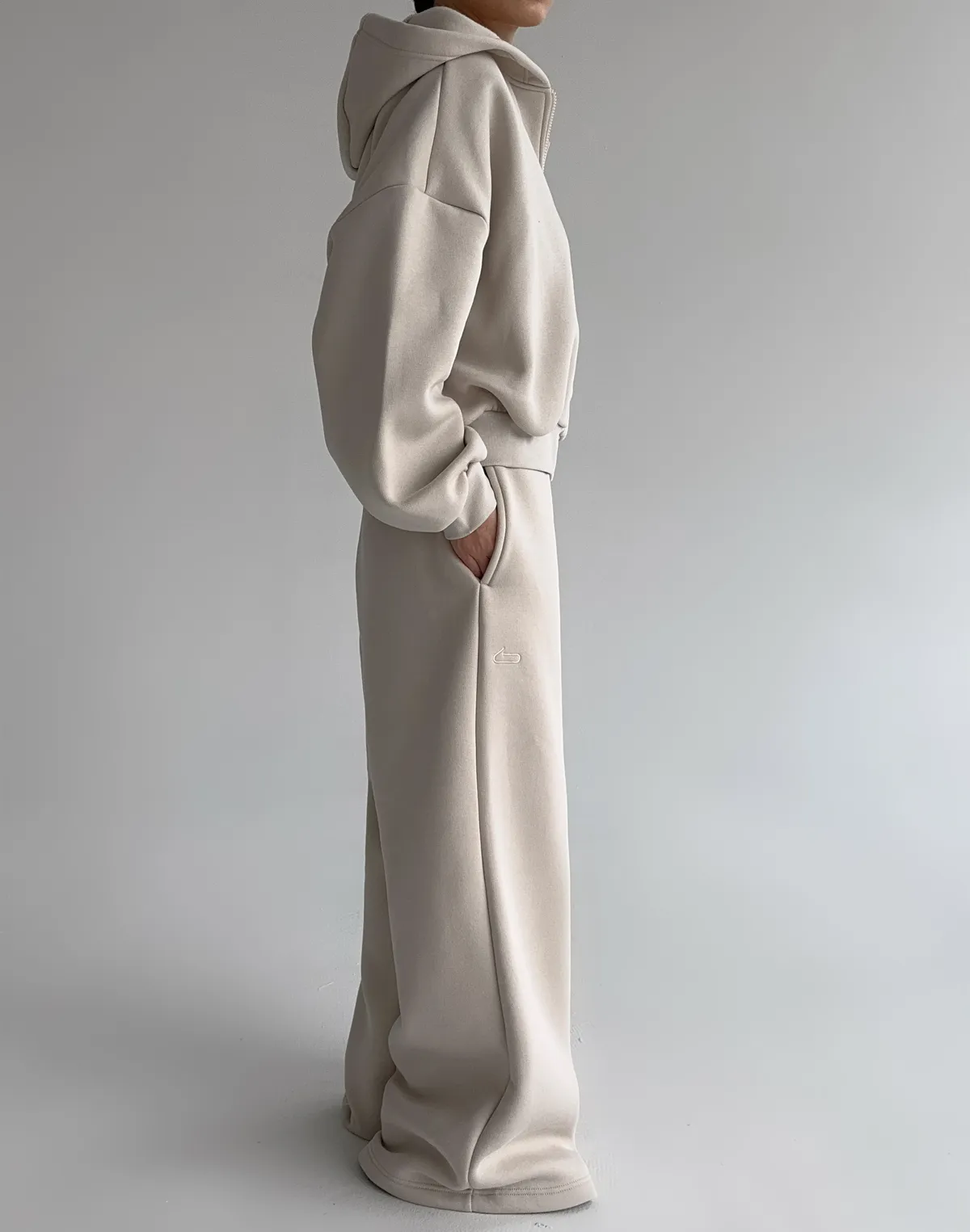 Комплект зимовий з начосом кофта на блискавці та штани вільного крою, пудрові - Фото 3