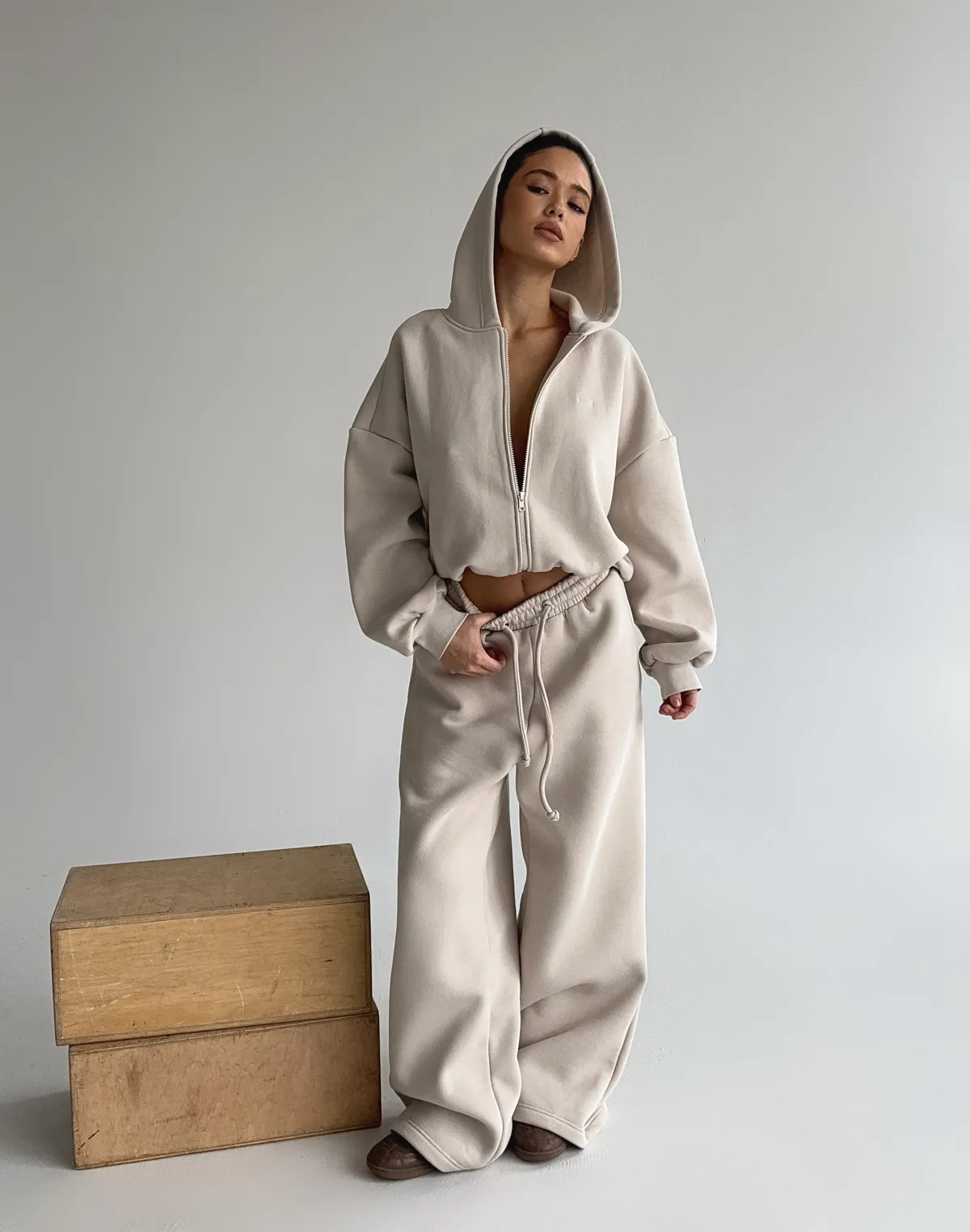 Кофта з капюшоном на блискавці з начосом зимова, пудрова - Фото 6