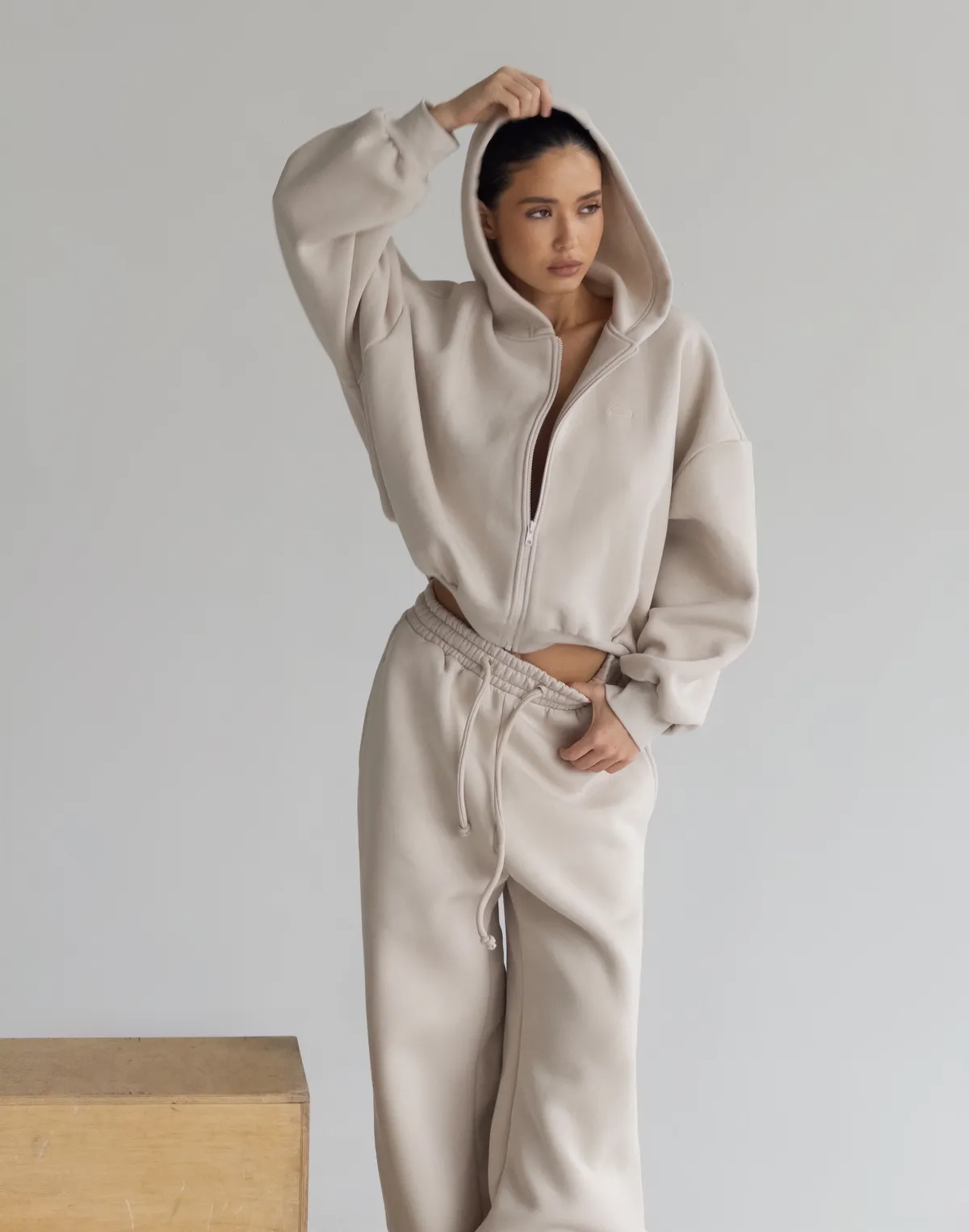 Кофта з капюшоном на блискавці з начосом зимова, пудрова - Фото 4