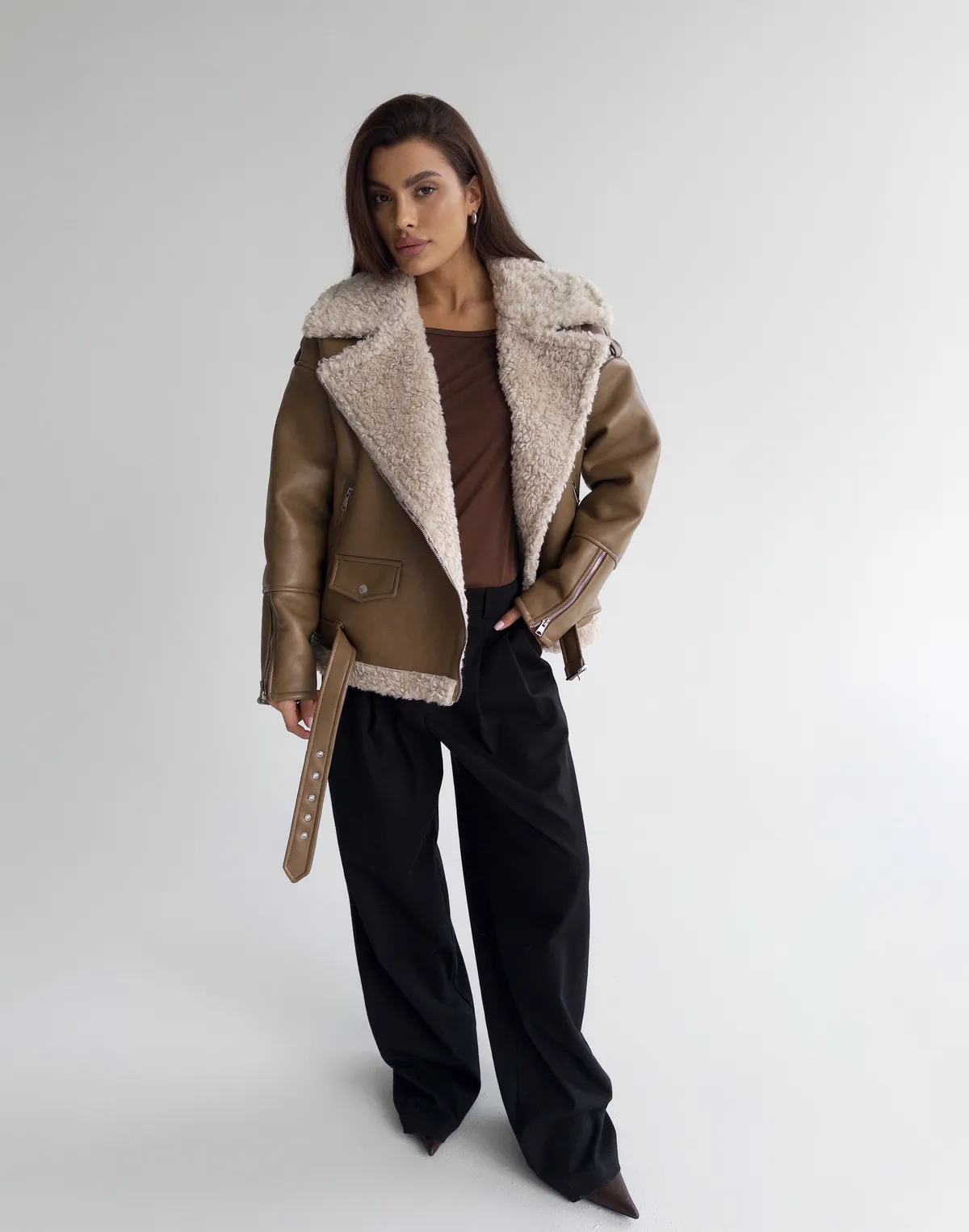 Дублянка жіноча повної довжини з асиметричною блискавкою, світло-бежева - Фото 7