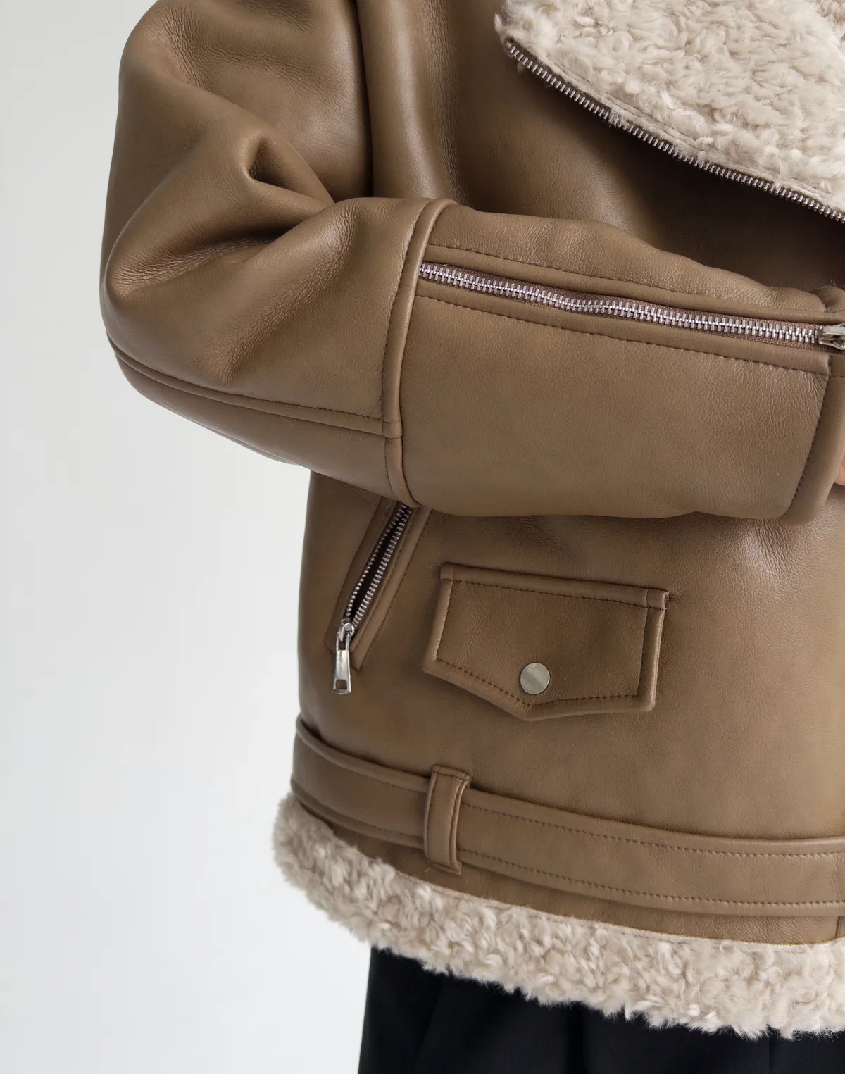 Дублянка жіноча повної довжини з асиметричною блискавкою, світло-бежева - Фото 6