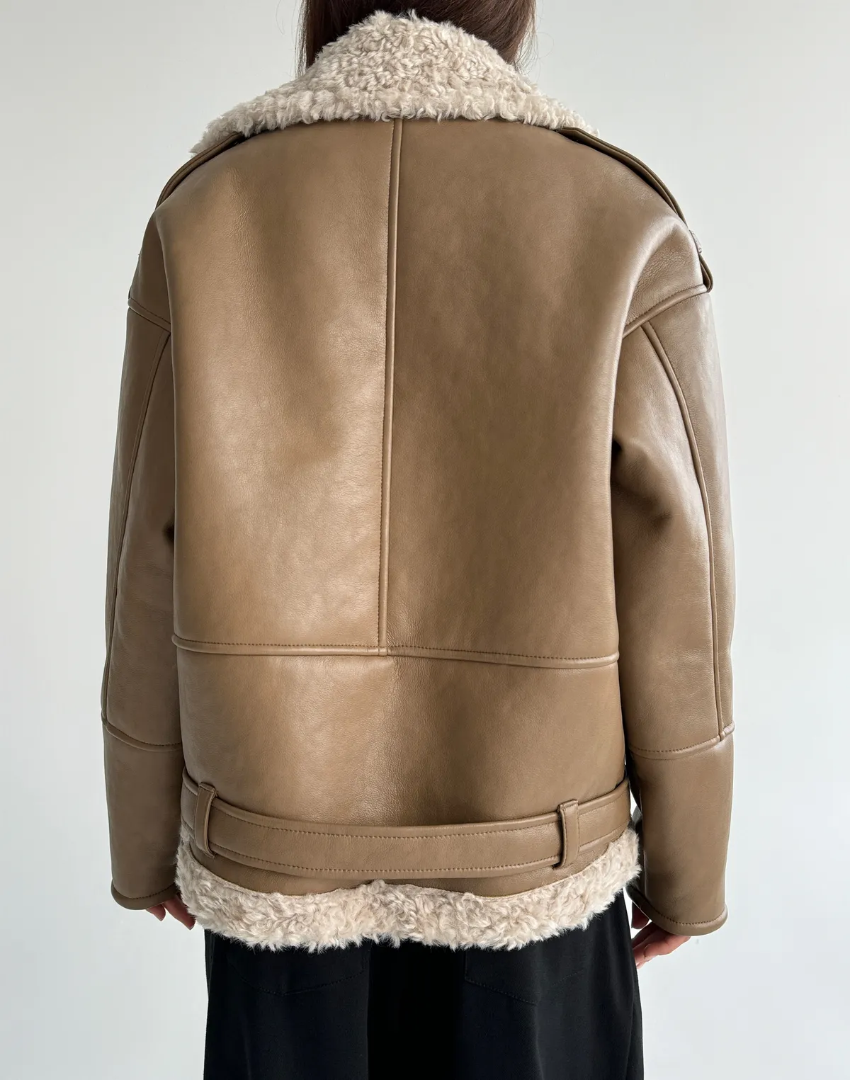 Дублянка жіноча повної довжини з асиметричною блискавкою, світло-бежева - Фото 2