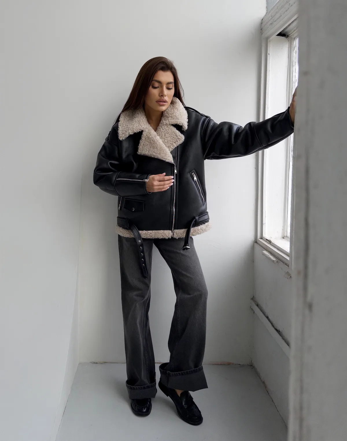 Дублянка жіноча повної довжини з асиметричною блискавкою, чорна - Фото 3