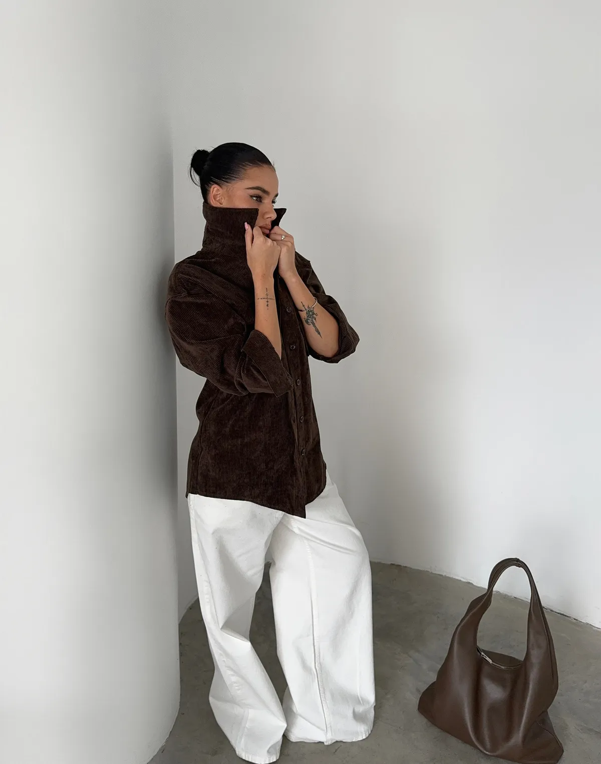 Сорочка оверсайз вельветова, шоколадна - Фото 6