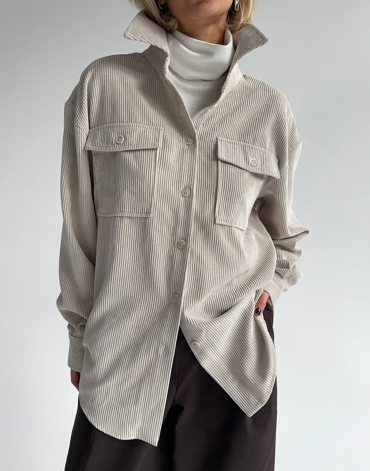 Сорочка оверсайз вельветова, молочна - Фото 8