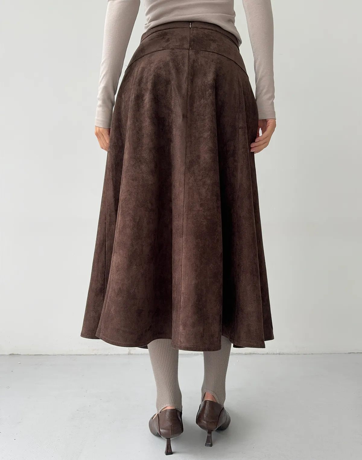 Spódnica mini z eko-zamszu, chocolate - Фото 2